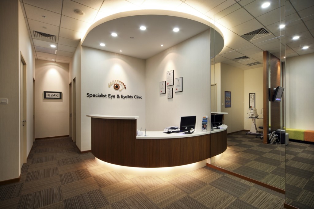Singapore Eye Specialist, Dr Chuah Chin Tek 蔡进德医生. Please call +65 6397 6101 for an appointment.